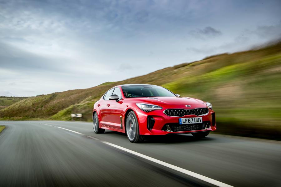 Kia Stinger GTS (CK) 2017 года  (UK) (фото 23 из 40)